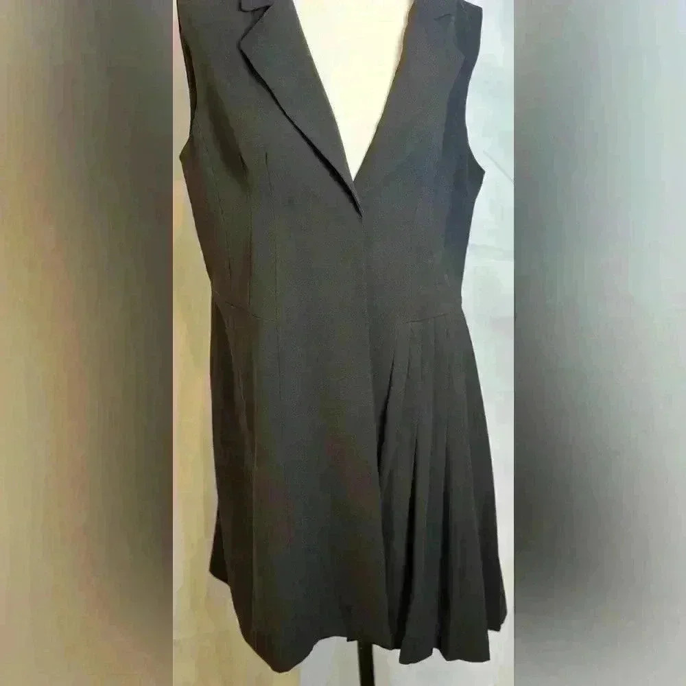 NEW - Elliatt Black Sheath Lined Dress w/hidden button front closures (Size L)